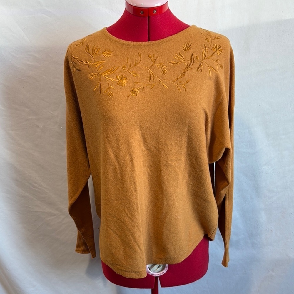 Tan Crew Neck Embroidered Sweater LL126